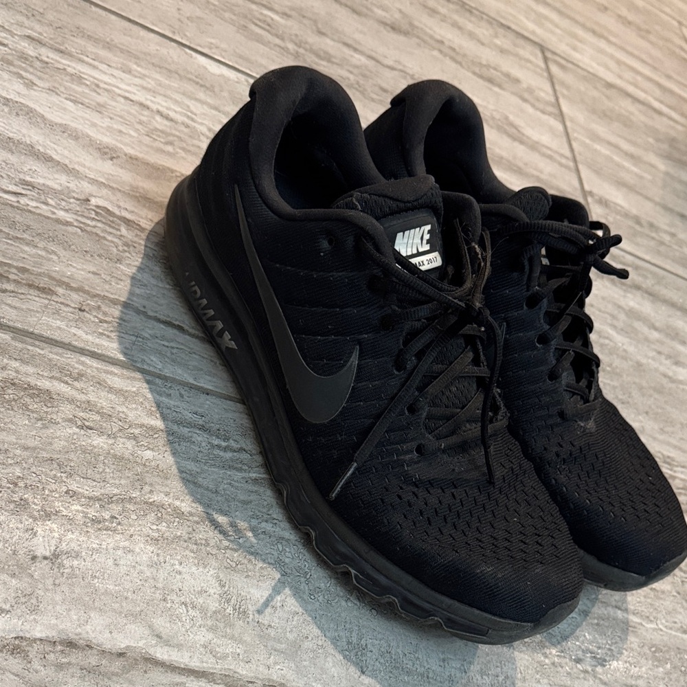 Nike Air Max 2017 Men's Black Athletic Shoes
